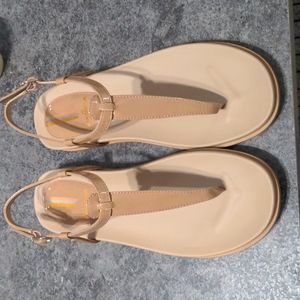 Sam Edelman Almond Patent Noami Thong Sandal in Size 7M